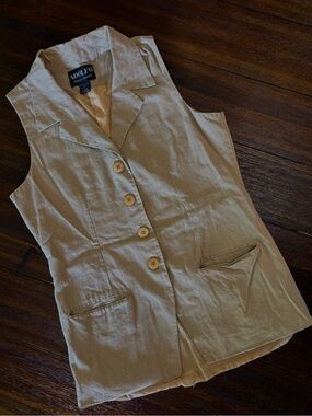 Adolfo Linen-Blend Sleeveless Button Vest in Beige